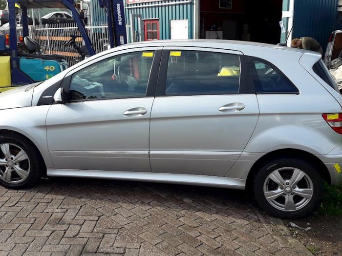 Mercedes B 1.5 B-160 16V Sloopvoertuig (2010, Zilvergrijs)