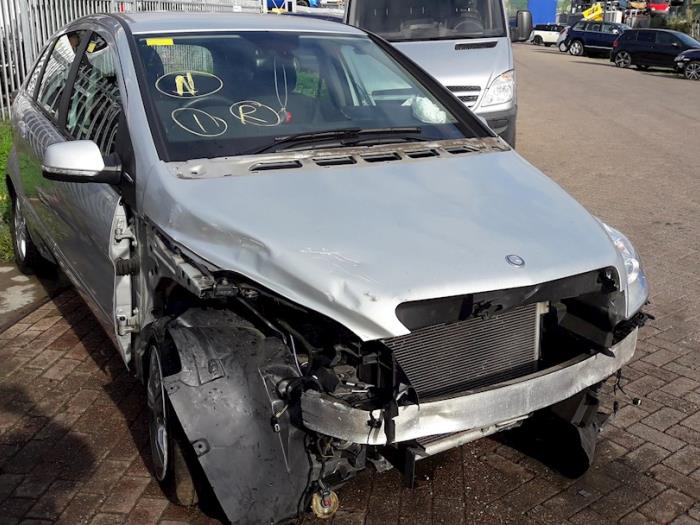 Mercedes B 1.5 B-160 16V Sloopvoertuig (2010, Zilvergrijs)