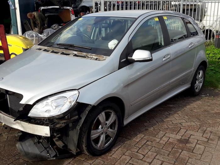 Mercedes B 1.5 B-160 16V Sloopvoertuig (2010, Zilvergrijs)
