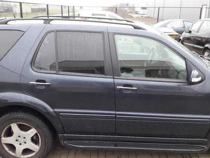 Mercedes ML I 400 4.0 CDI V8 32V Sloopvoertuig (2003, Blauw)
