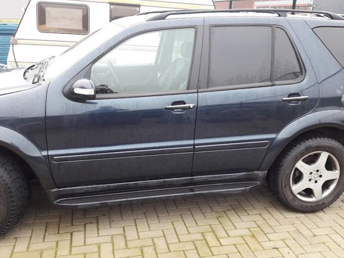 Mercedes ML I 400 4.0 CDI V8 32V Sloopvoertuig (2003, Blauw)