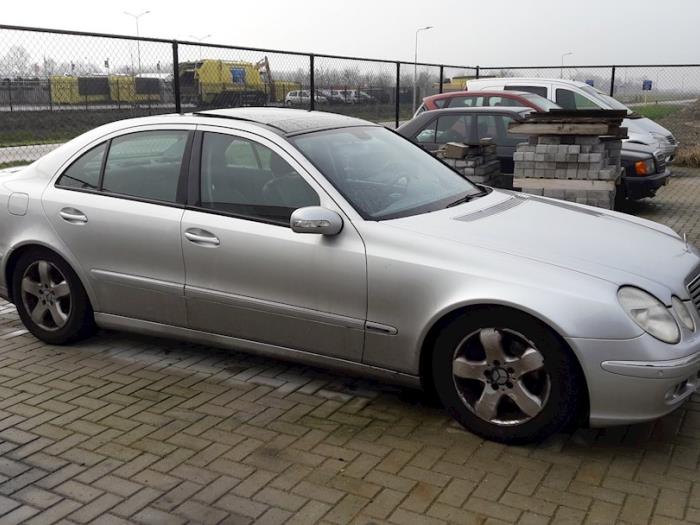 Mercedes E 2.7 E-270 CDI 20V Sloopvoertuig (2002, Grijs)