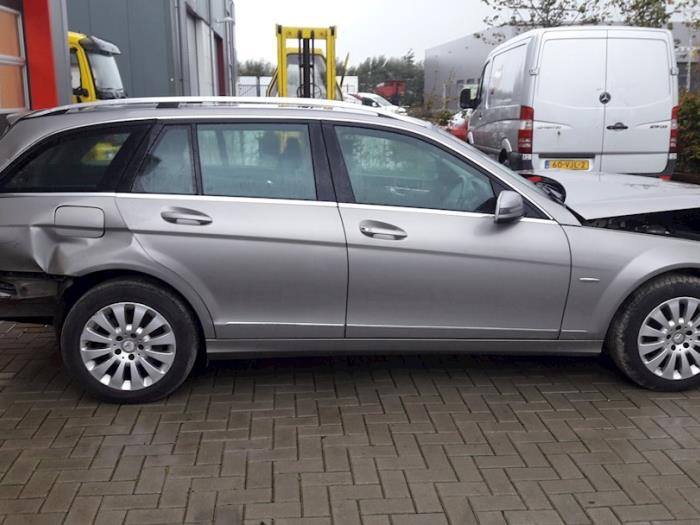 Mercedes C Estate 2.2 C-200 CDI 16V . Sloopvoertuig (2009, Zilver, Champagne, Aluminium)