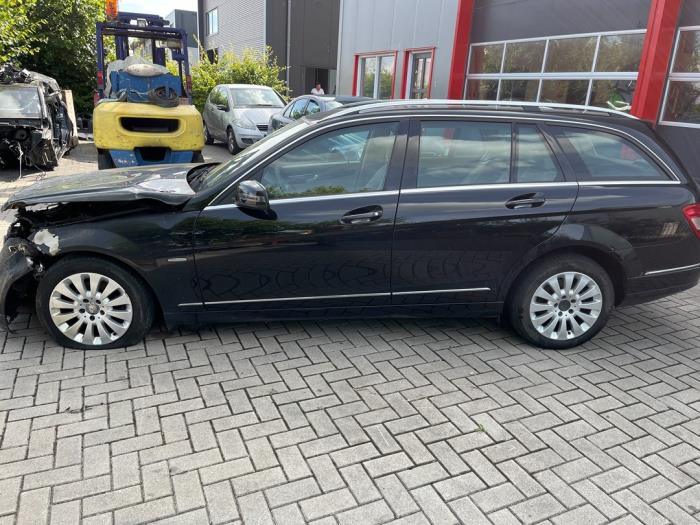 Mercedes C Estate 2.2 C-200 CDI 16V . Sloopvoertuig (2009, Zwart)