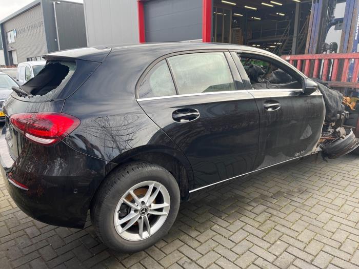 Mercedes A 1.5 A-180d Sloopvoertuig (2020, Zwart)