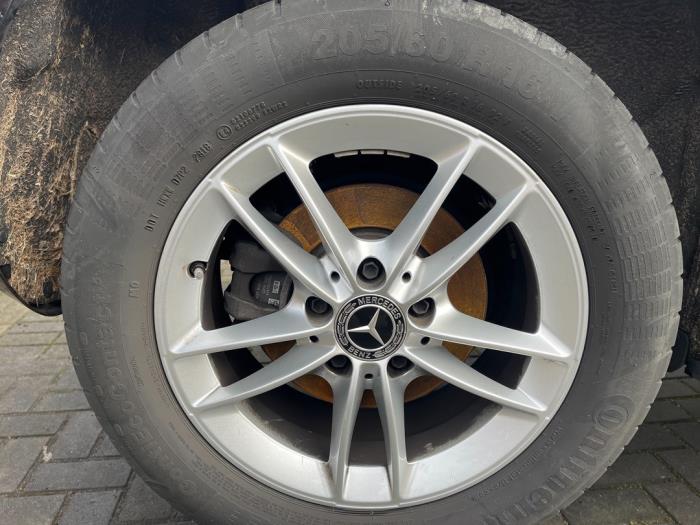 Mercedes A 1.5 A-180d Sloopvoertuig (2020, Zwart)