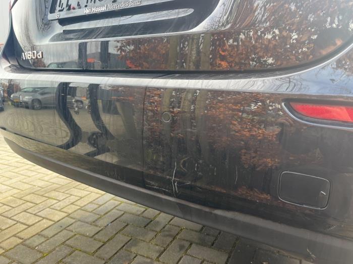 Mercedes A 1.5 A-180d Sloopvoertuig (2020, Zwart)