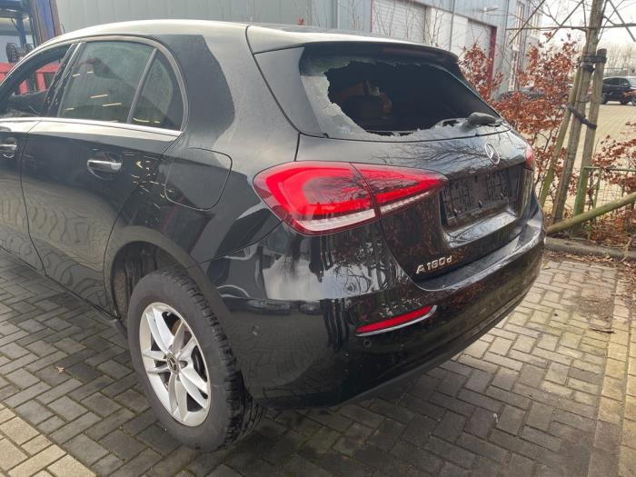 Mercedes A 1.5 A-180d Sloopvoertuig (2020, Zwart)