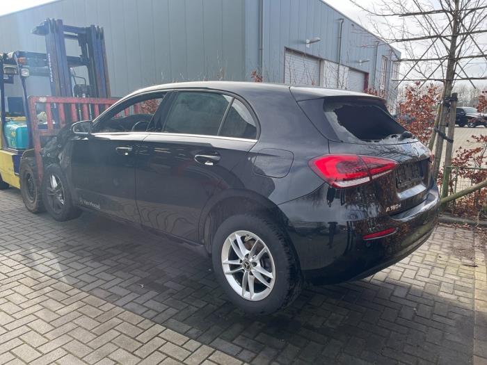 Mercedes A 1.5 A-180d Sloopvoertuig (2020, Zwart)