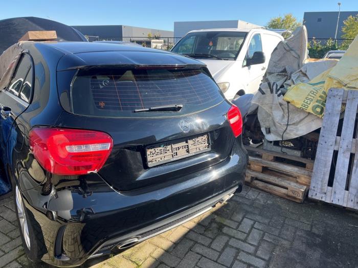 Mercedes A 1.6 A-180 16V Sloopvoertuig (2014, Zwart)
