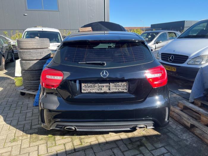 Mercedes A 1.6 A-180 16V Sloopvoertuig (2014, Zwart)