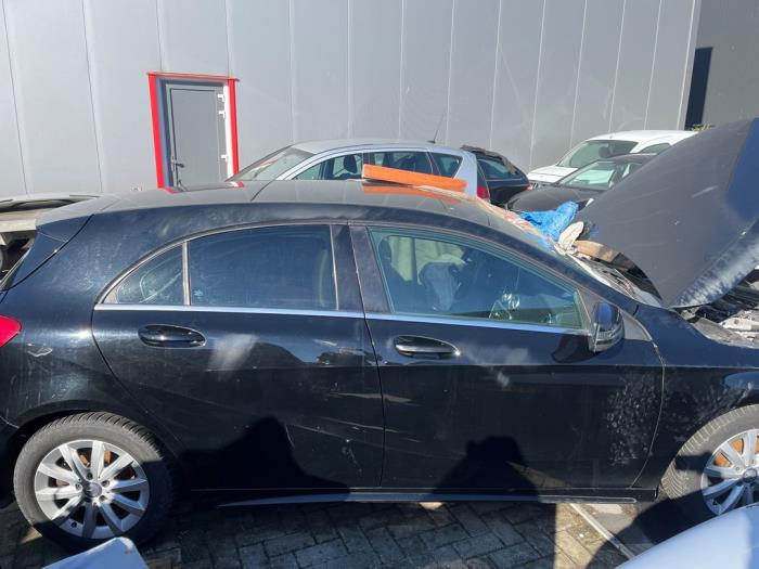 Mercedes A 1.6 A-180 16V Sloopvoertuig (2014, Zwart)