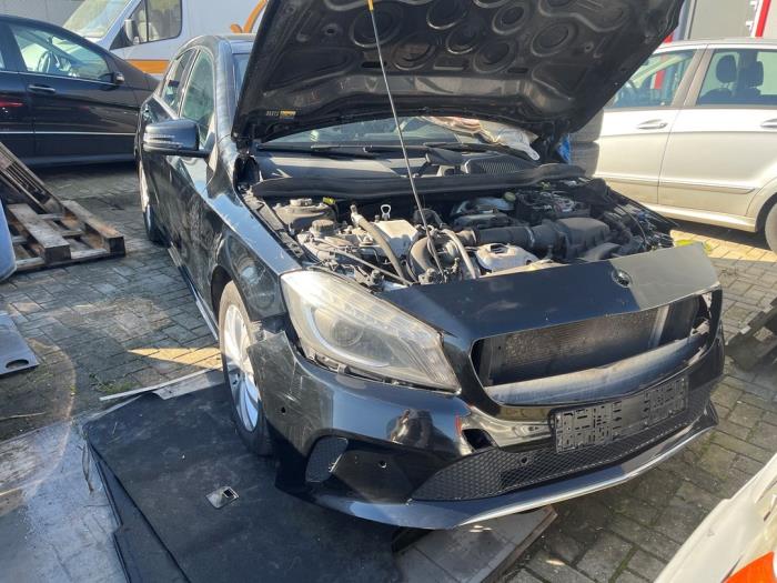Mercedes A 1.6 A-180 16V Sloopvoertuig (2014, Zwart)