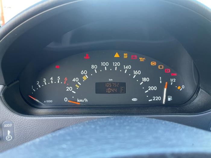 Mercedes A 1.4 A-140 Sloopvoertuig (2000, Zilvergrijs)