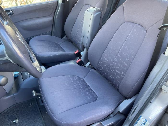Mercedes A 1.4 A-140 Sloopvoertuig (2000, Zilvergrijs)