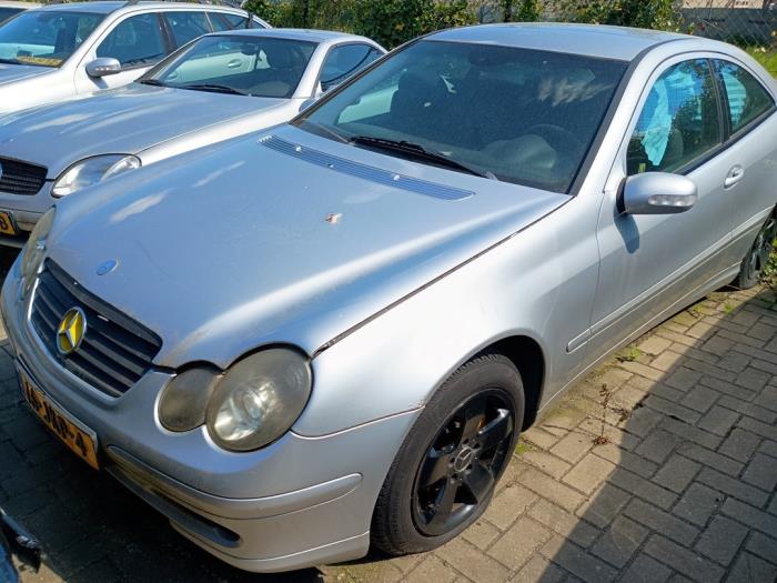 Mercedes C Sportcoupé 2.0 C-180 16V Sloopvoertuig (2002)