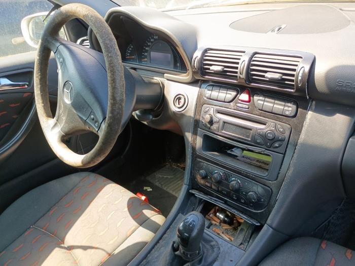 Mercedes C Sportcoupé 2.0 C-180 16V Sloopvoertuig (2002)