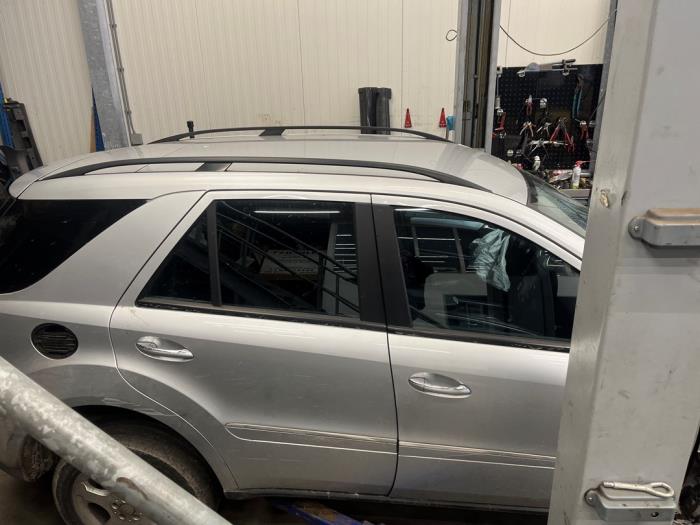 Mercedes ML II 3.0 ML-280 CDI 4-Matic V6 24V Sloopvoertuig (2007, Zilvergrijs, Zilver)