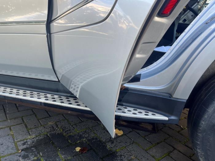 Mercedes ML II 3.0 ML-320 CDI 4-Matic V6 24V Sloopvoertuig (2009, Zilver)