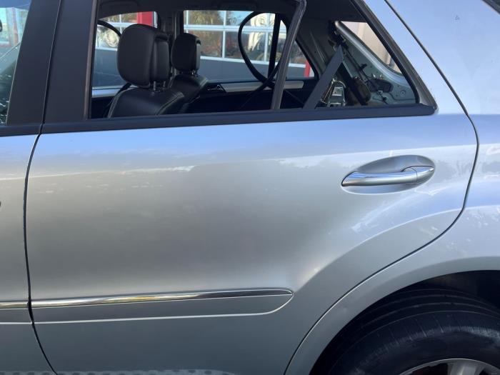 Mercedes ML II 3.0 ML-320 CDI 4-Matic V6 24V Sloopvoertuig (2009, Zilver)