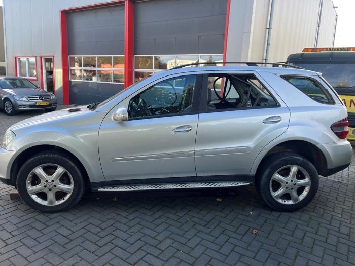 Mercedes ML II 3.0 ML-320 CDI 4-Matic V6 24V Sloopvoertuig (2009, Zilver)