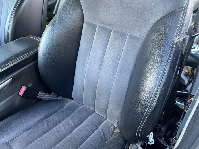 Mercedes ML II 3.0 ML-320 CDI 4-Matic V6 24V Sloopvoertuig (2009, Zilver)