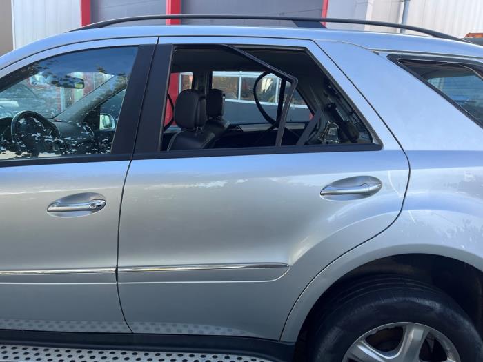 Mercedes ML II 3.0 ML-320 CDI 4-Matic V6 24V Sloopvoertuig (2009, Zilver)