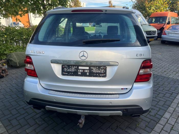 Mercedes ML II 3.0 ML-320 CDI 4-Matic V6 24V Sloopvoertuig (2009, Zilver)