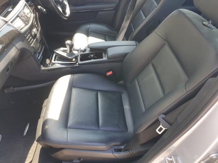 Mercedes E E-220 CDI 16V BlueEfficiency,BlueTEC Sloopvoertuig (2010, Zilvergrijs)