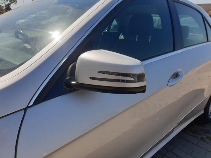 Mercedes E E-220 CDI 16V BlueEfficiency,BlueTEC Sloopvoertuig (2010, Zilvergrijs)