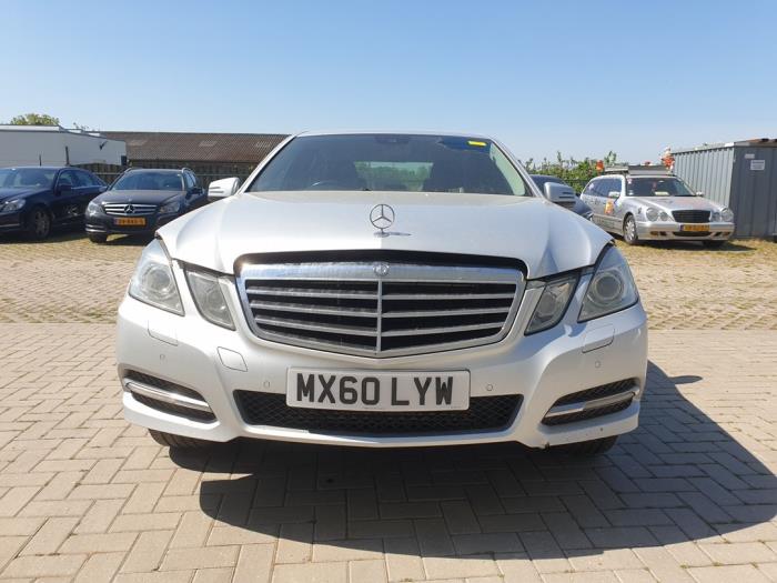Mercedes E E-220 CDI 16V BlueEfficiency,BlueTEC Sloopvoertuig (2010, Zilvergrijs)