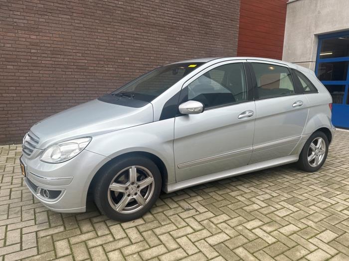 Mercedes B 2.0 B-200 16V Turbo Sloopvoertuig (2005, Metallic, Grijs)