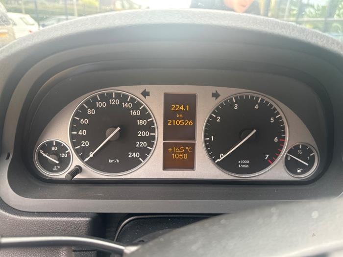 Mercedes B 2.0 B-200 16V Turbo Sloopvoertuig (2005, Metallic, Grijs)