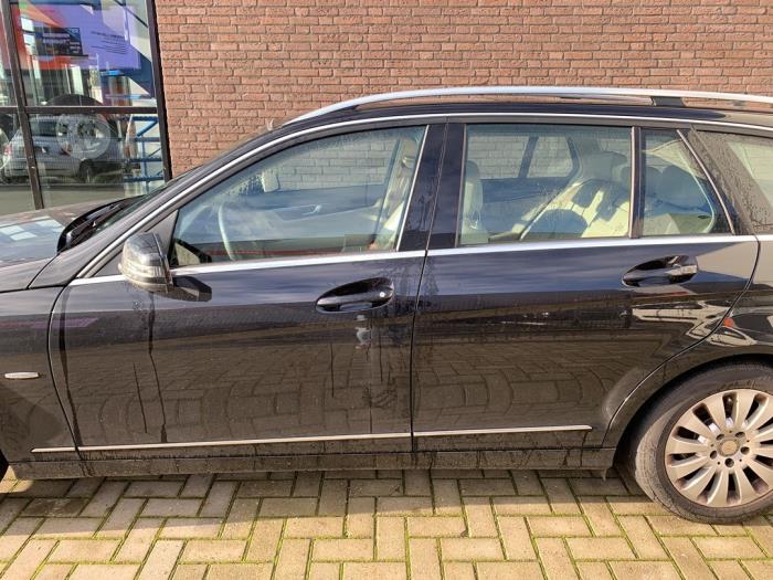 Mercedes C Estate 2.2 C-200 CDI 16V . Sloopvoertuig (2009, Metallic, Zwart)