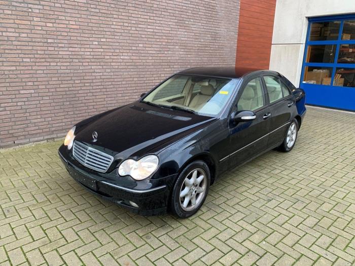Mercedes C 2.7 C-270 CDI 20V Sloopvoertuig (2004, Metallic, Zwart)