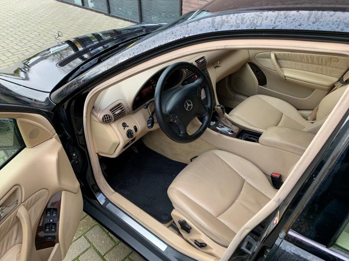 Mercedes C 2.7 C-270 CDI 20V Sloopvoertuig (2004, Metallic, Zwart)