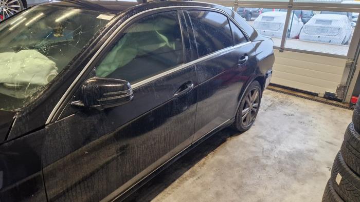 Mercedes E E-220 CDI 16V BlueEfficiency Sloopvoertuig (2014, Metallic, Zwart)