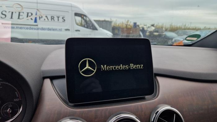 Mercedes B Electric Drive Sloopvoertuig (2017, Metallic, Zwart)