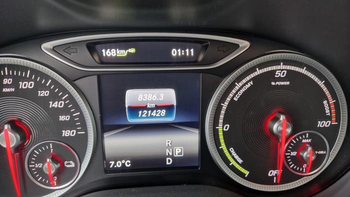 Mercedes B Electric Drive Sloopvoertuig (2017, Metallic, Zwart)