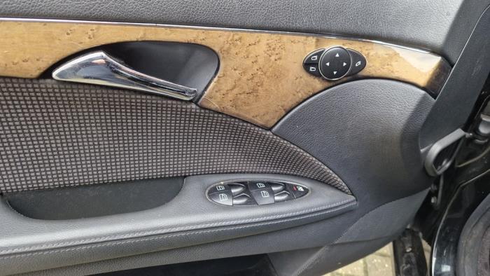 Mercedes E Combi 1.8 E-200 K 16V Sloopvoertuig (2006, Metallic, Zwart)