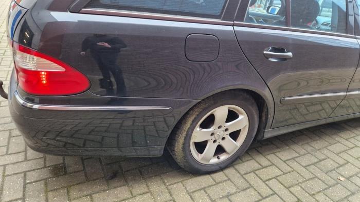 Mercedes E Combi 1.8 E-200 K 16V Sloopvoertuig (2006, Metallic, Zwart)