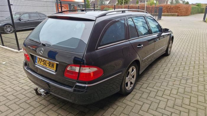Mercedes E Combi 1.8 E-200 K 16V Sloopvoertuig (2006, Metallic, Zwart)