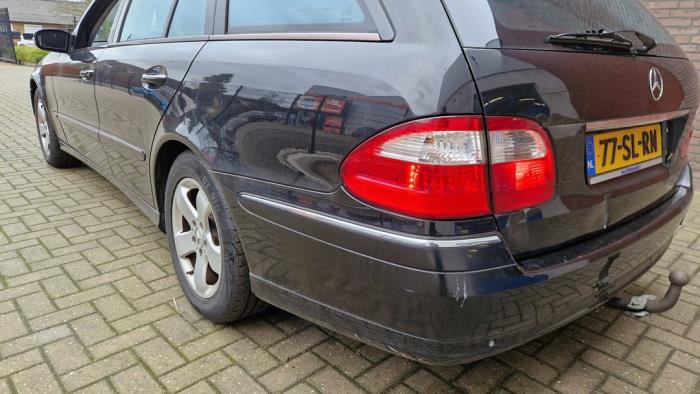Mercedes E Combi 1.8 E-200 K 16V Sloopvoertuig (2006, Metallic, Zwart)