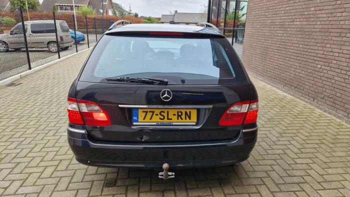 Mercedes E Combi 1.8 E-200 K 16V Sloopvoertuig (2006, Metallic, Zwart)