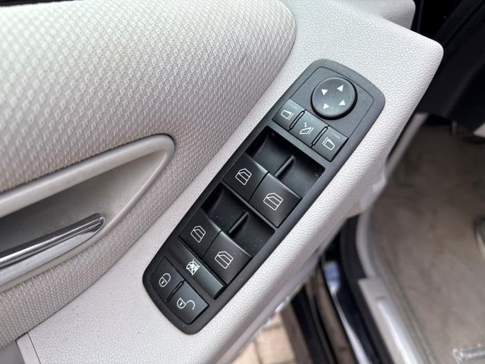 Mercedes B 2.0 B-200 16V Turbo Sloopvoertuig (2007, Metallic, Zwart)