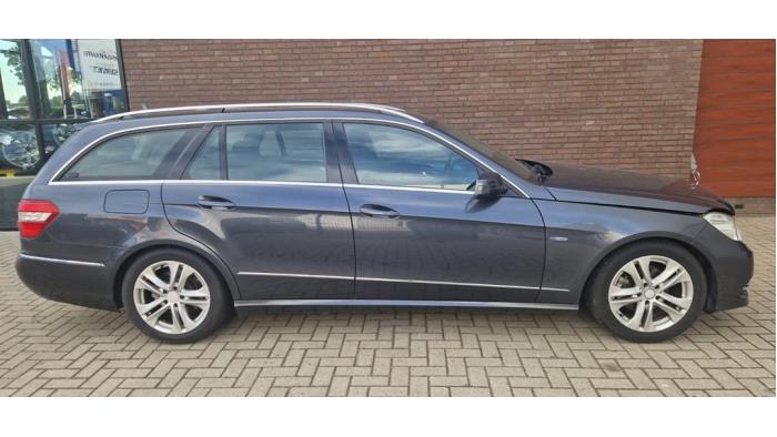 Mercedes E Estate E-220 CDI 16V BlueEfficiency Sloopvoertuig (2011, Metallic, Blauw)