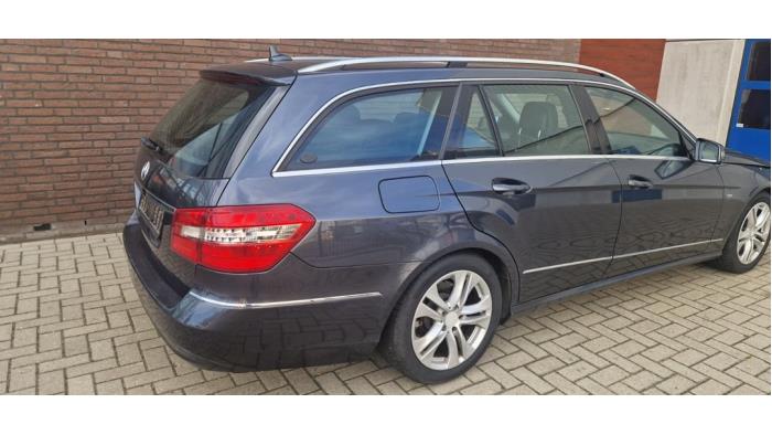 Mercedes E Estate E-220 CDI 16V BlueEfficiency Sloopvoertuig (2011, Metallic, Blauw)