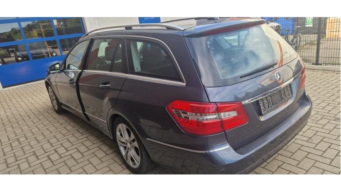 Mercedes E Estate E-220 CDI 16V BlueEfficiency Sloopvoertuig (2011, Metallic, Blauw)