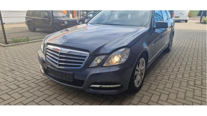 Mercedes E Estate E-220 CDI 16V BlueEfficiency Sloopvoertuig (2011, Metallic, Blauw)