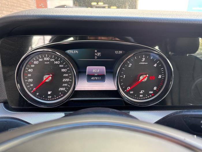 Mercedes E Estate E-200d 2.0 Turbo 16V Sloopvoertuig (2017, Metallic, Zwart)